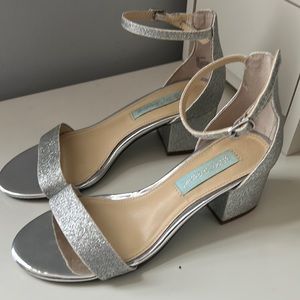 BESTSEY JOHNSON SANDALS 6M